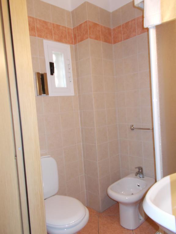 Single Room,396181338:JPEG