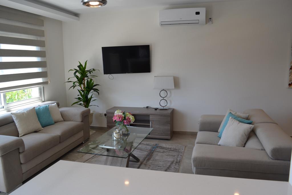 Deluxe Two-Bedroom Apartment