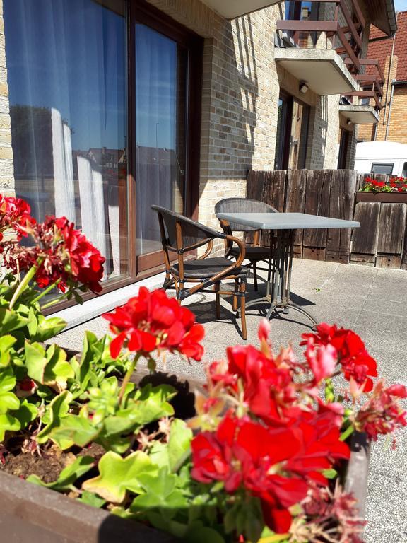 Zimmer im Erdgeschoss mit Gartenblick