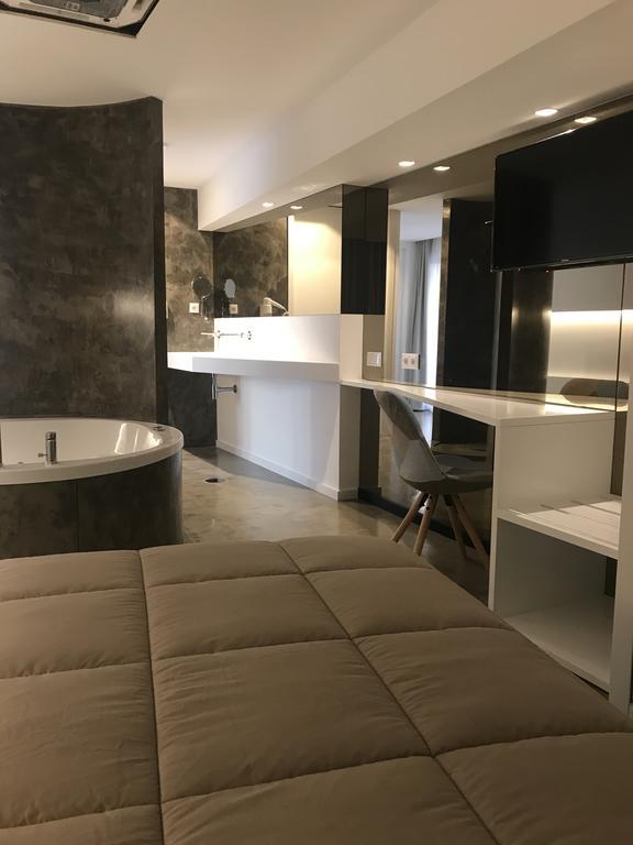 Quarto Duplo Deluxe com Banheira de Hidromassagem