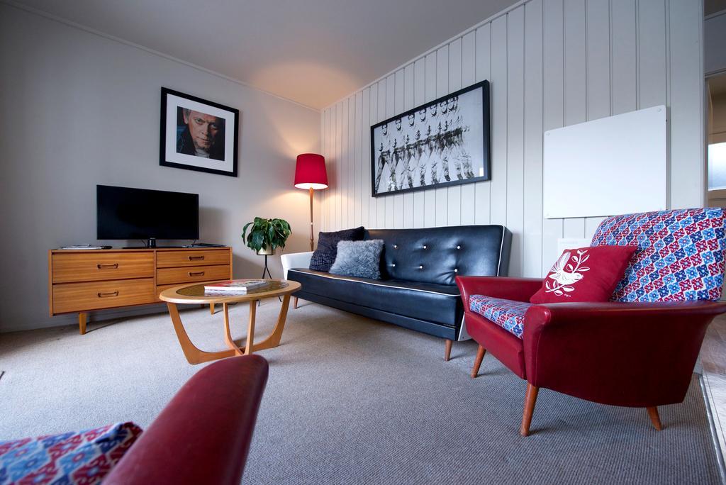 Deluxe Queen Room B