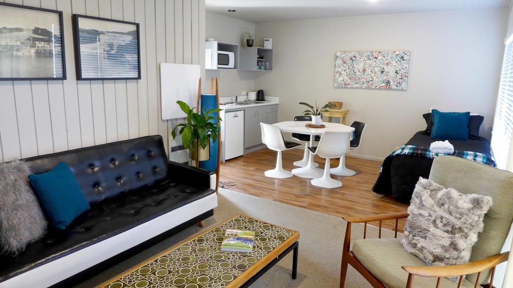 Deluxe Queen Room A