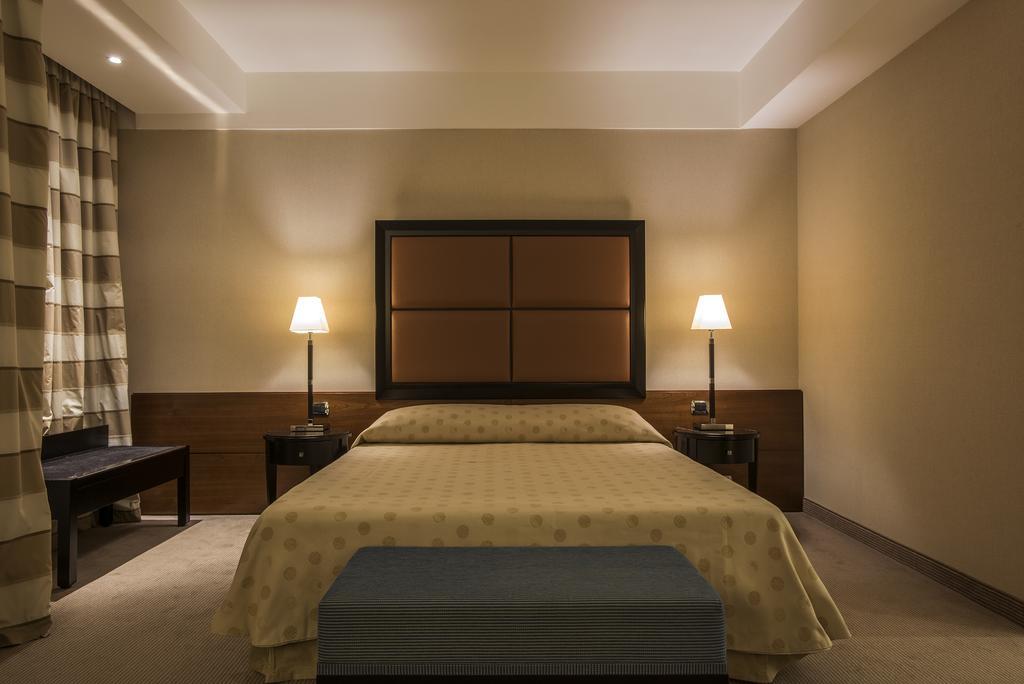 Deluxe Double or Twin Room City View