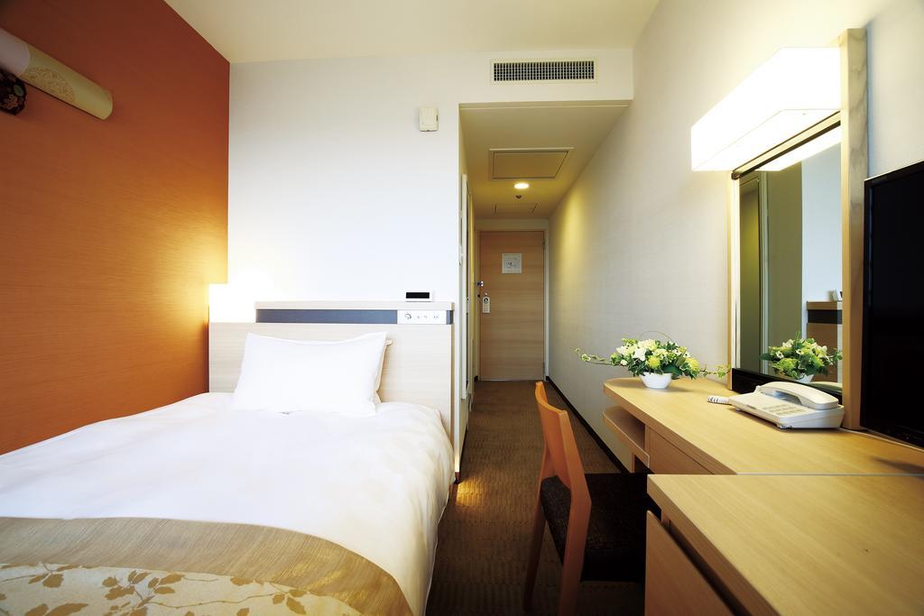 Single Room Smoking