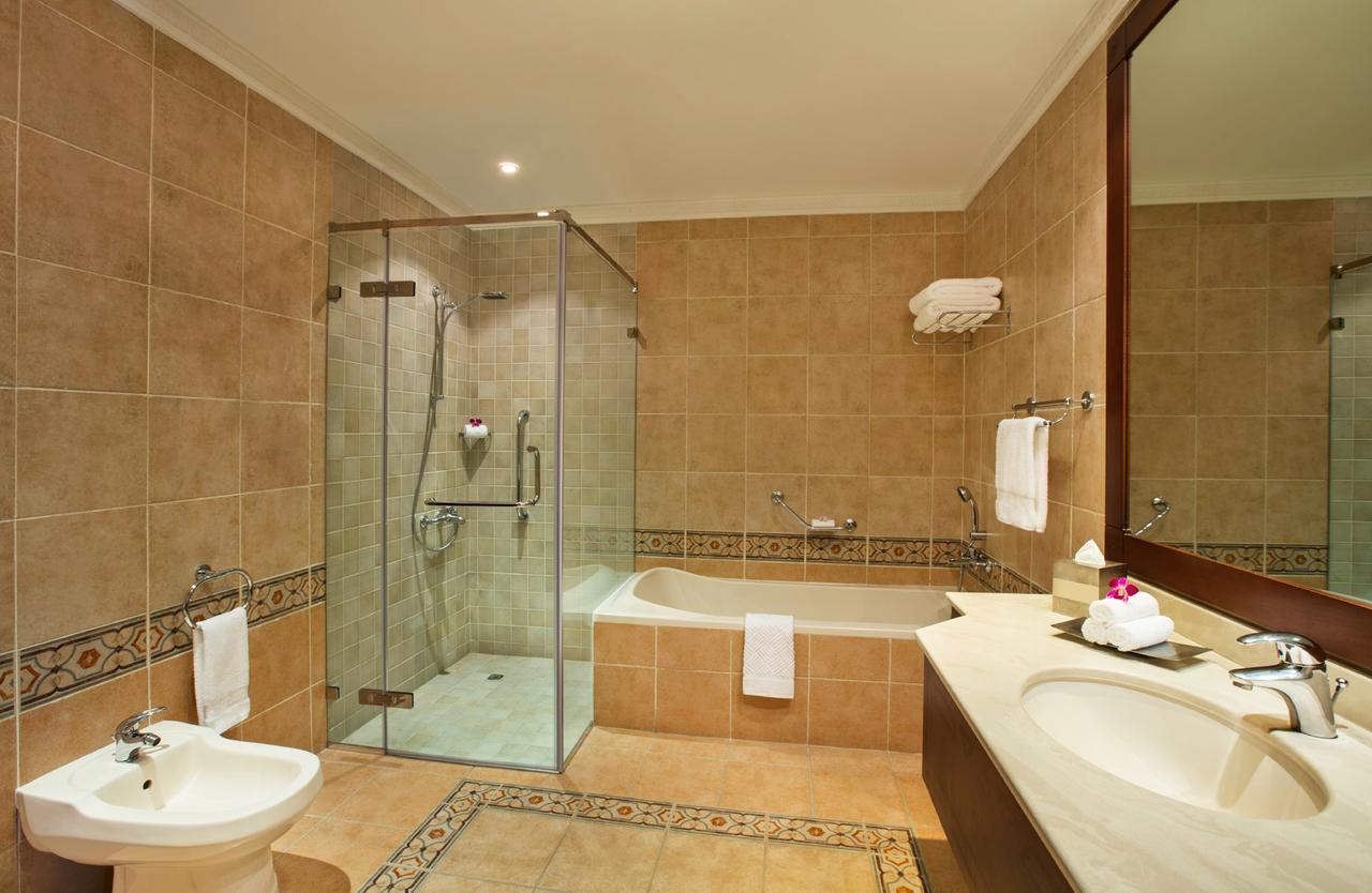 King Guest Room with Garden View