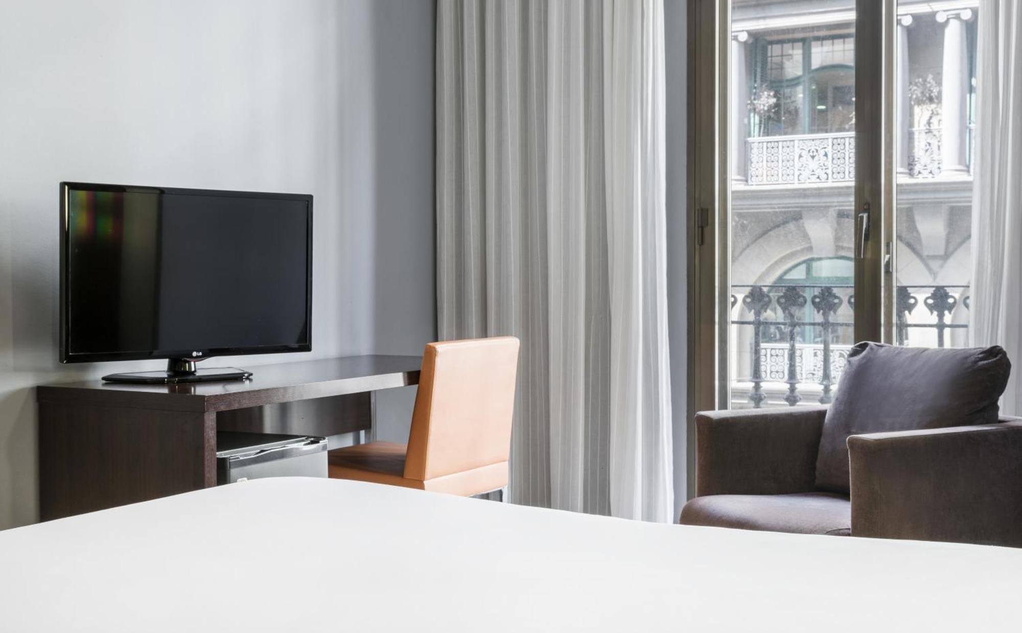 Quarto com Cama de Casal ou 2 de Solteiro