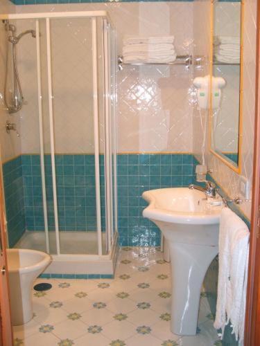 Double Room (1 Adult)