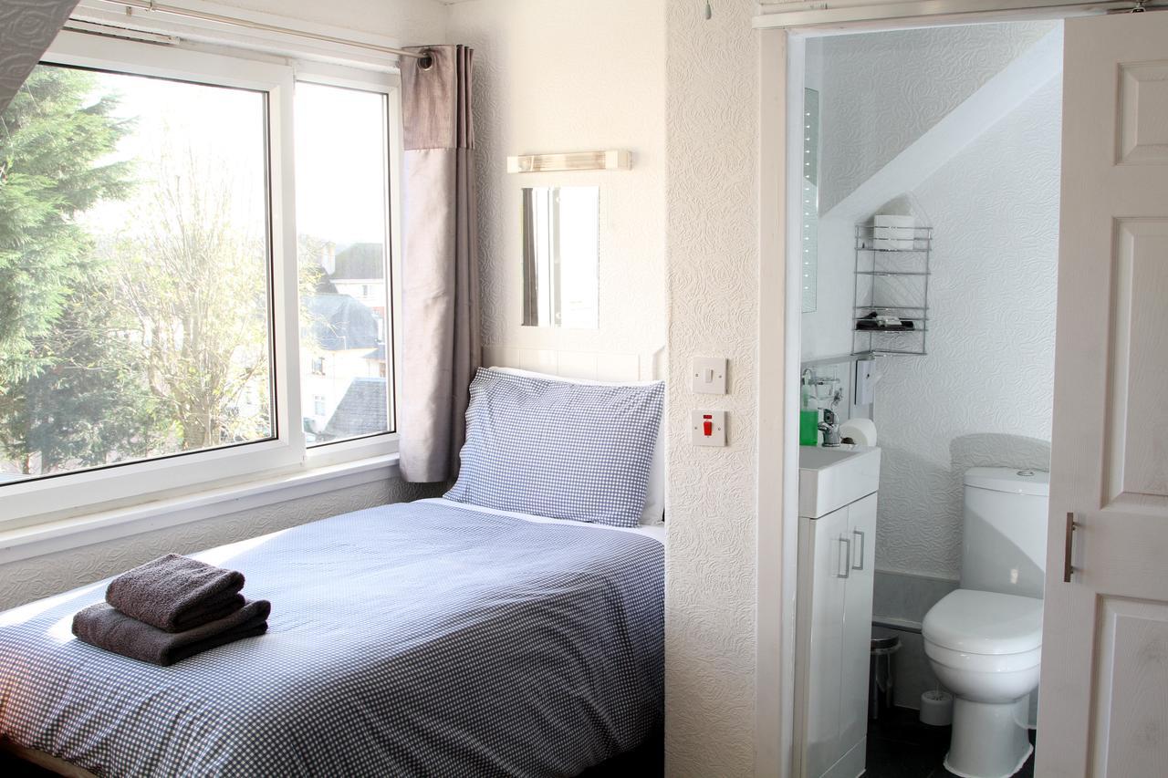 Single Room Bathroom