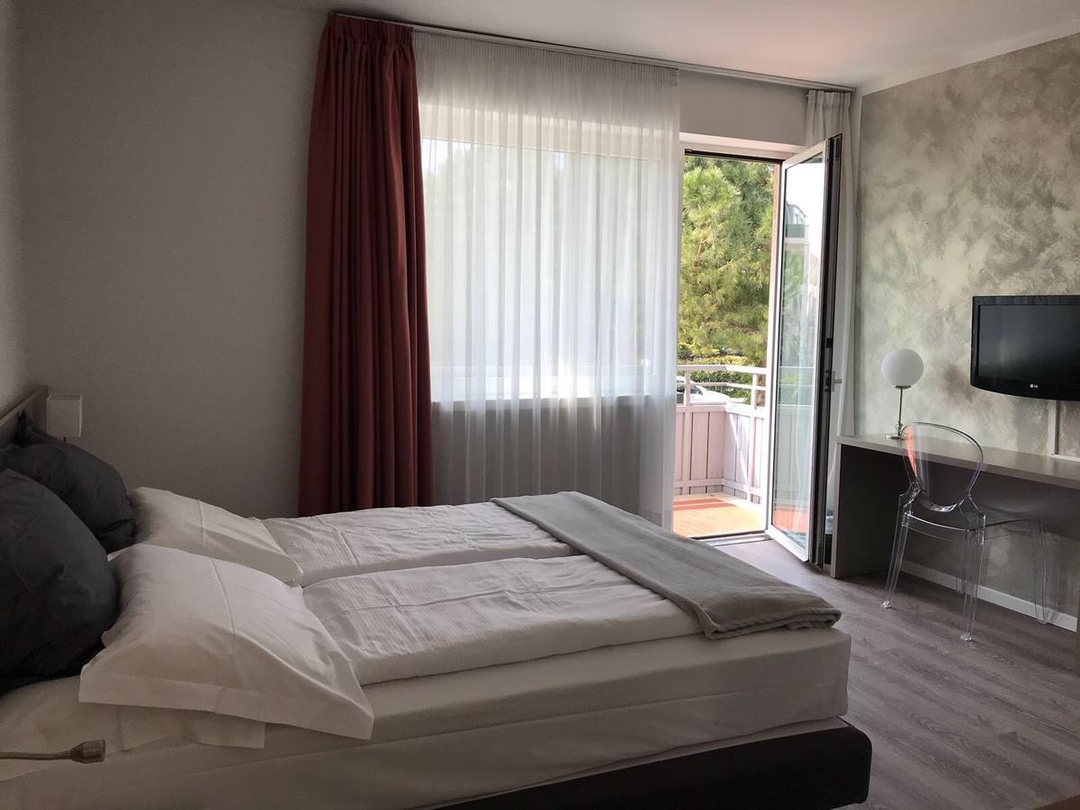 Double or Twin Room Ground Floor Garden