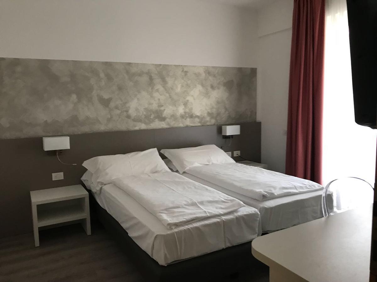 Double or Twin Room Ground Floor Garden