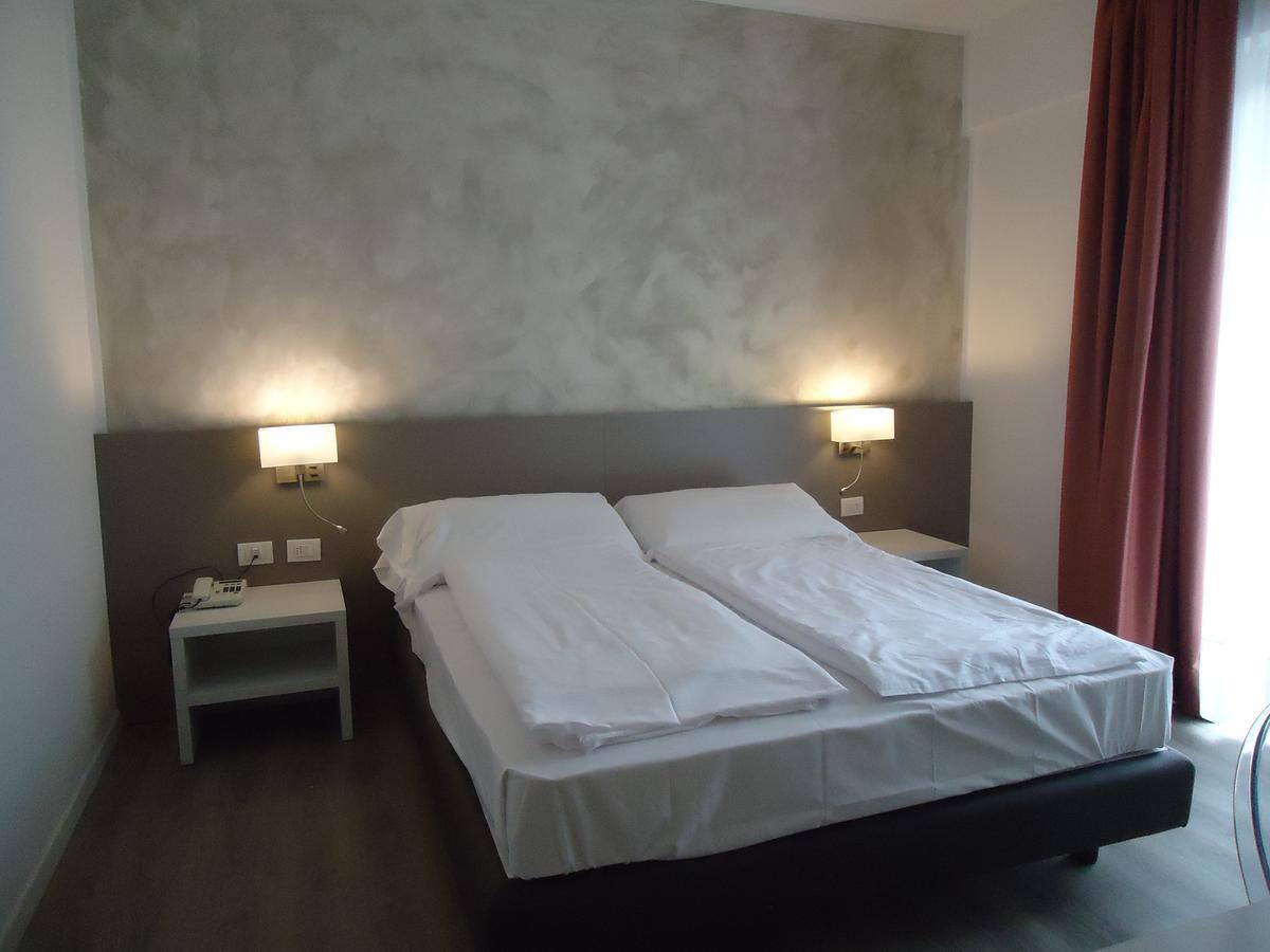 Double or Twin Room Ground Floor Garden