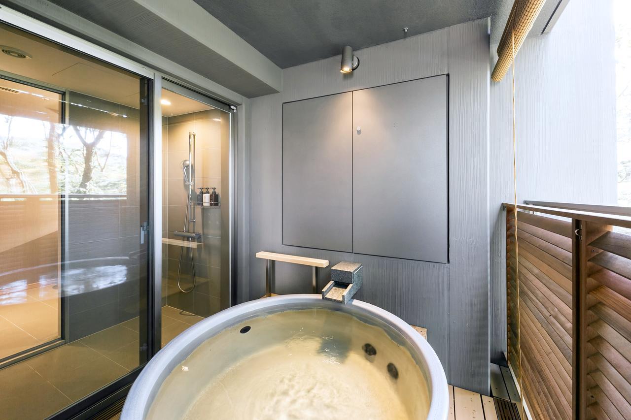 Chambre Deluxe Japonaise-Occidentale avec Baignoire en Plein Air
