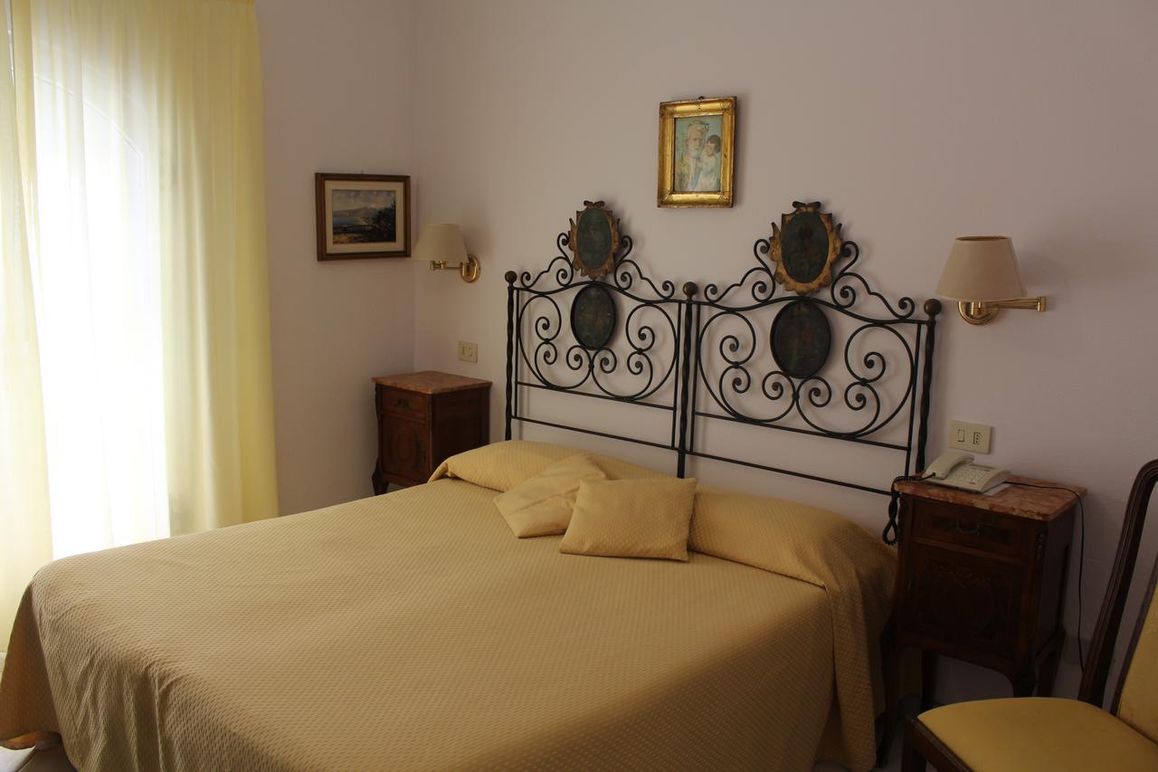 Superior Double or Twin Room Balcony Side Sea View