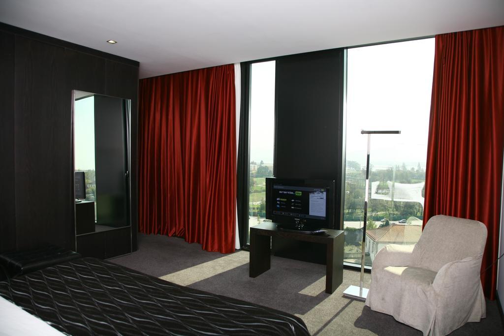 Quarto Familiar (2 Adultos + 2 Crianças)