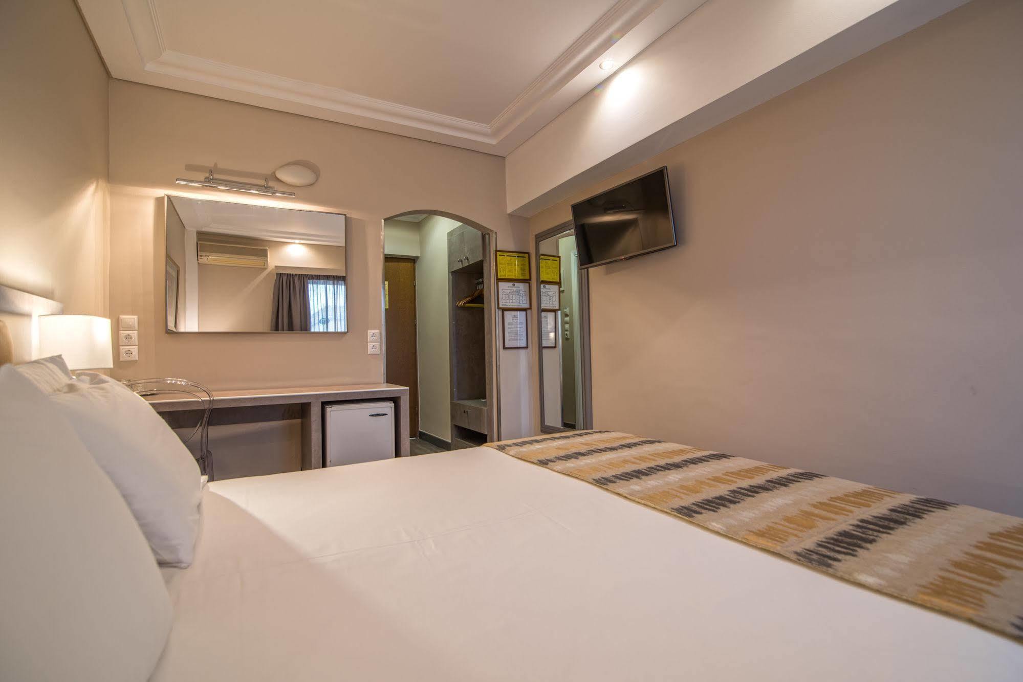 Quarto com Cama de Casal ou 2 de Solteiro
