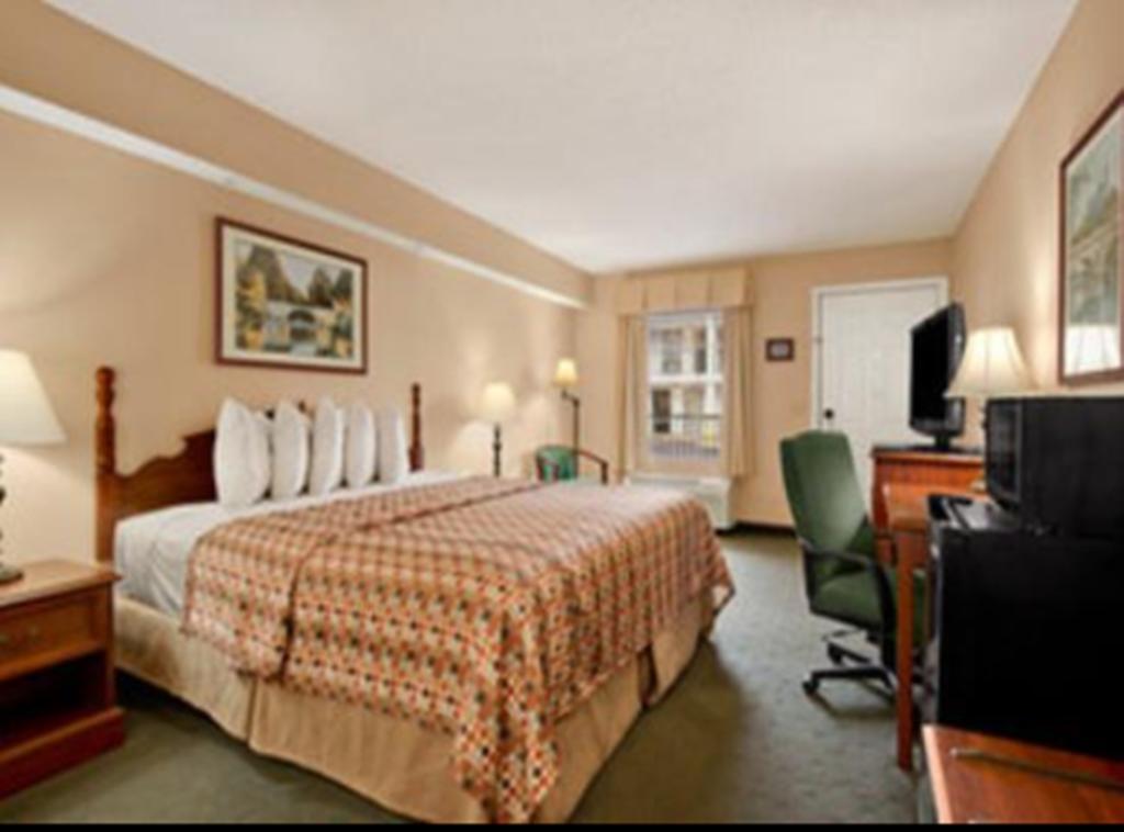King Room - Non-Smoking