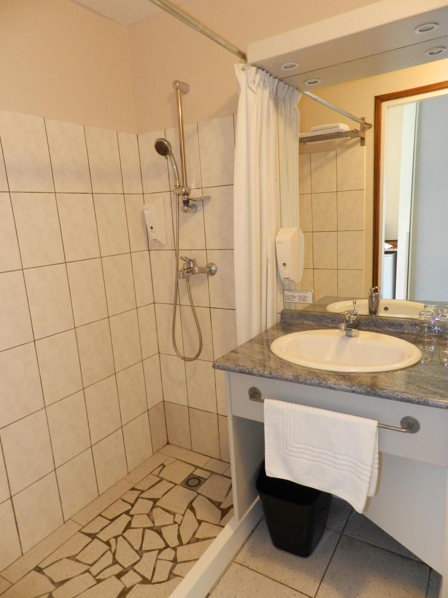 Quarto Duplo