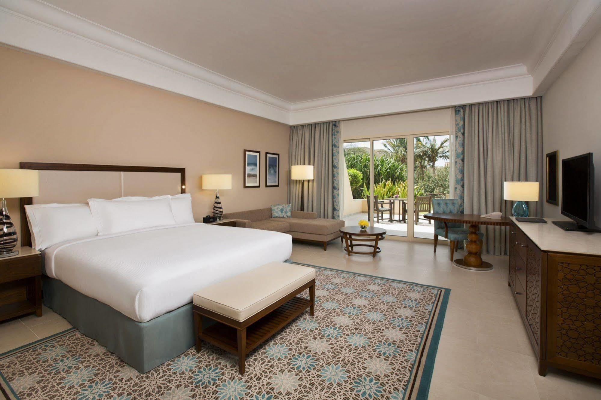 Deluxe King Room with Marina View