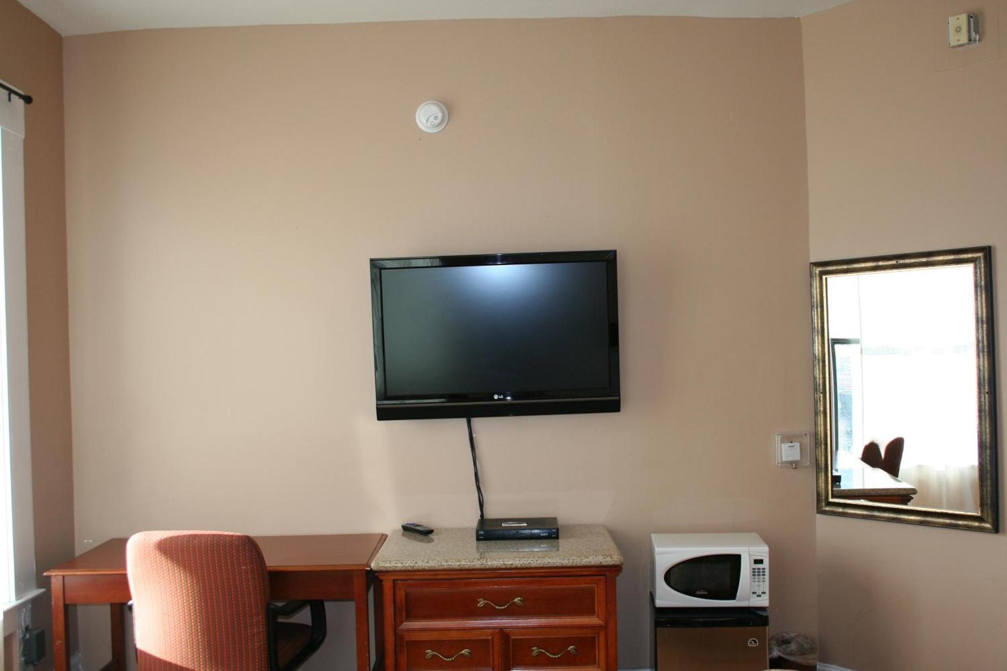 King Room with Shared Bathroom