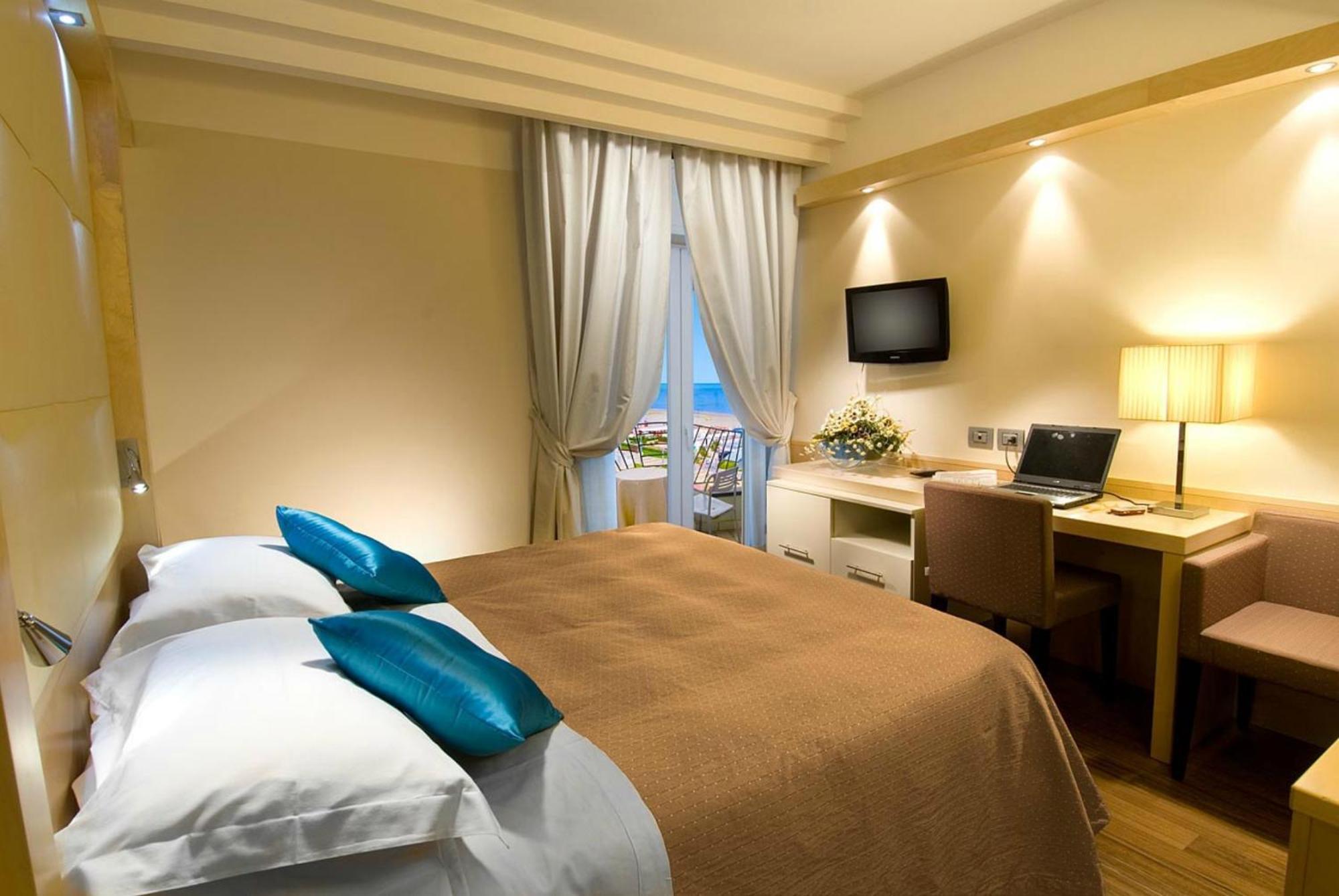 Superior Double or Twin Room Sea View