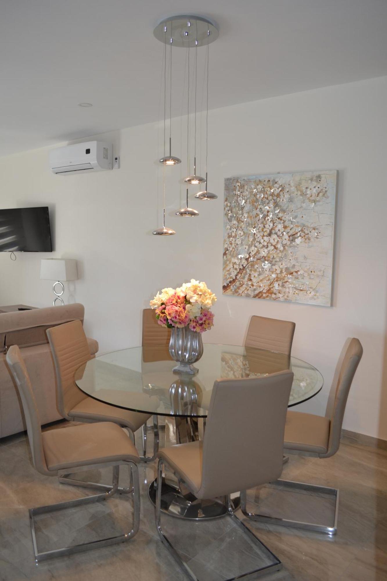 Deluxe Two-Bedroom Apartment