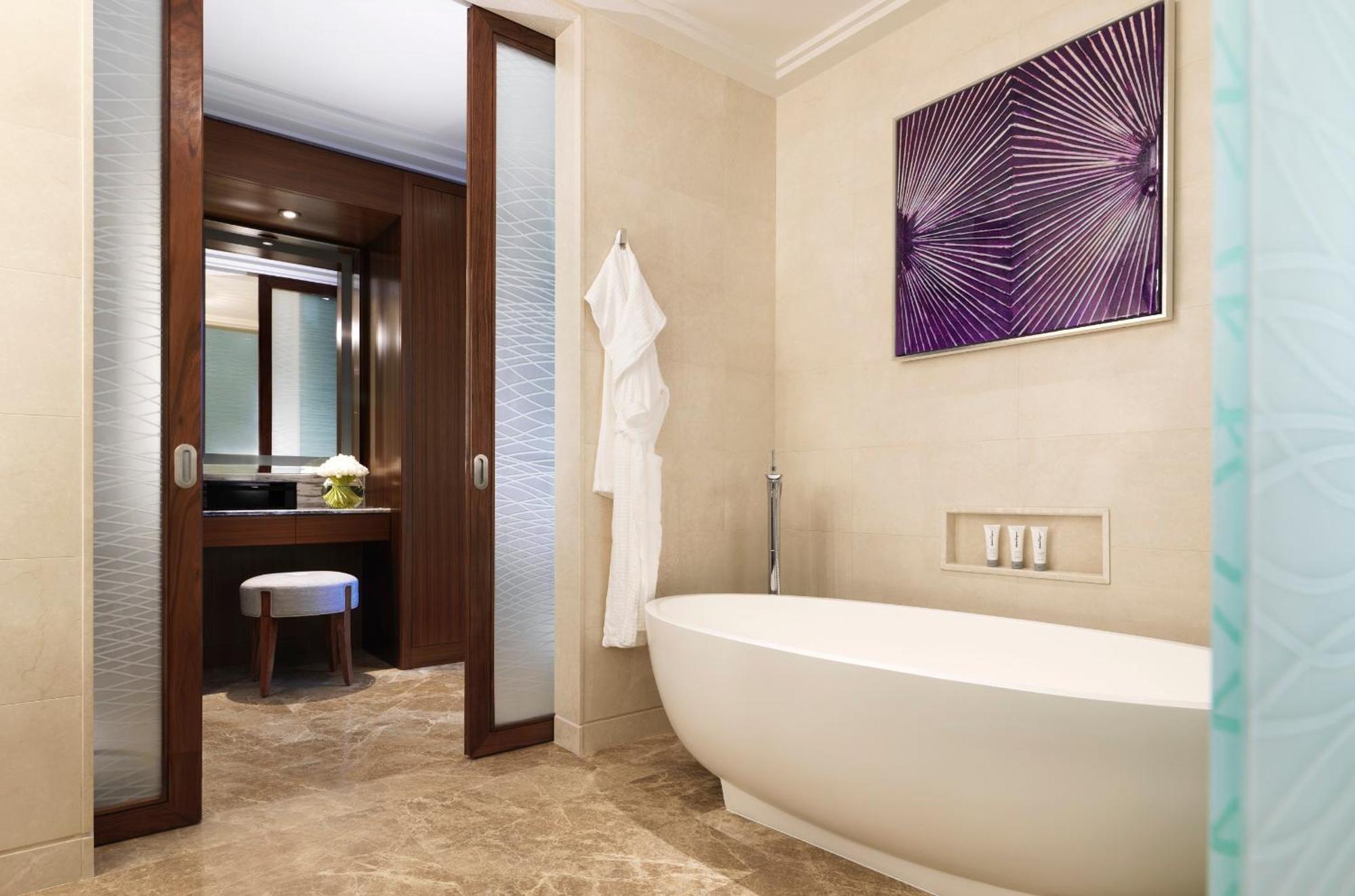 Deluxe Executive Suite
