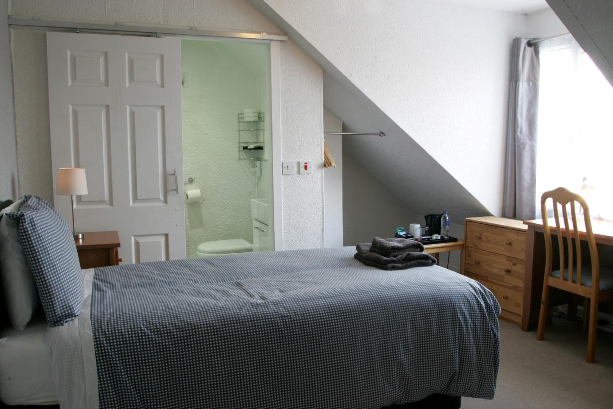 Single Room Private Bathroom