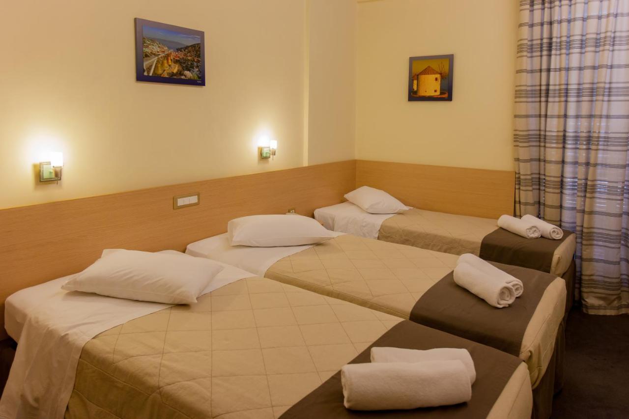 Twin room extra bed view to the Acropolis
