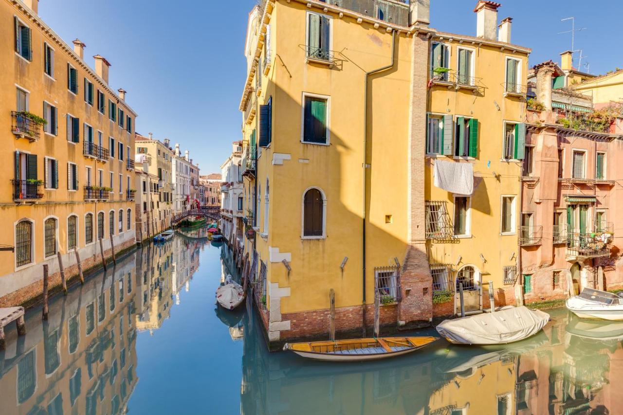 Camera Matrimoniale/Doppia con Letti Singoli con Vista Canale