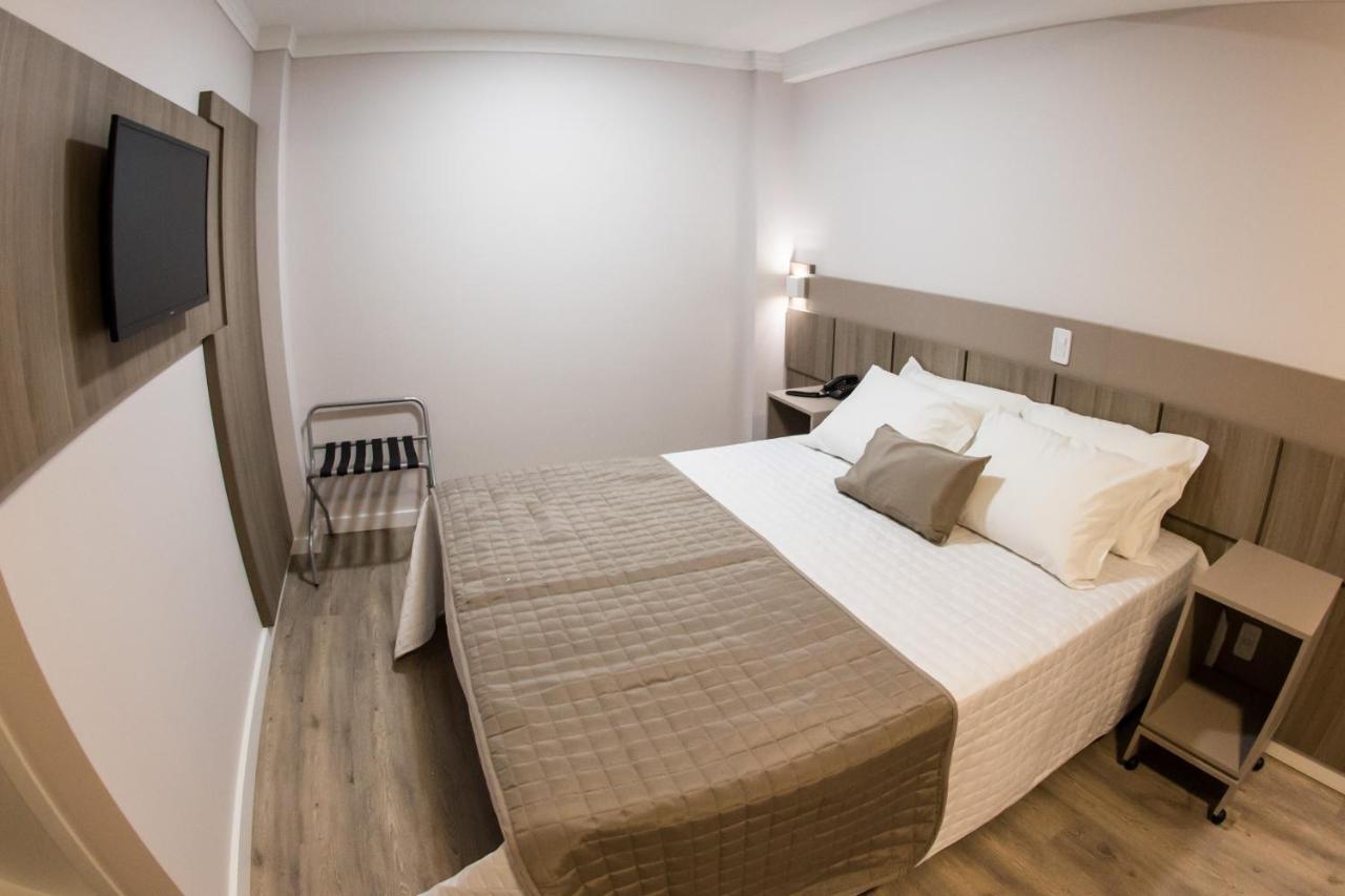 Quarto Deluxe com Cama Queen-size