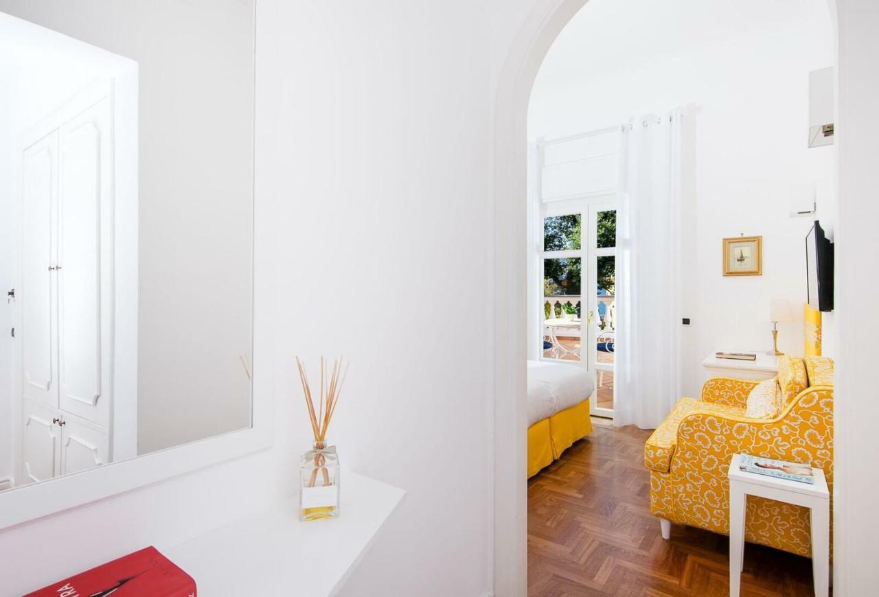 Superior Double Room with Balcony and Partial Sea View