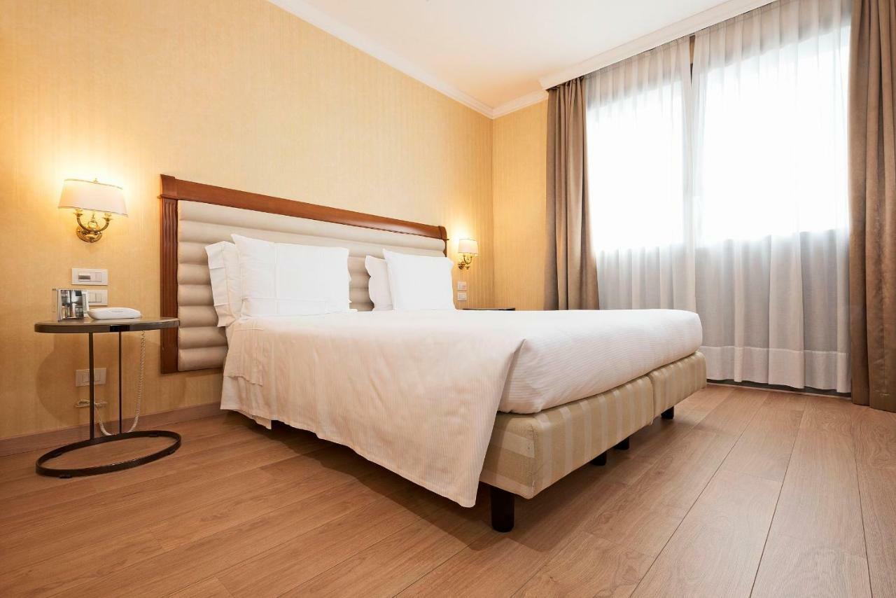 Standard Double Room,779604468:JPEG