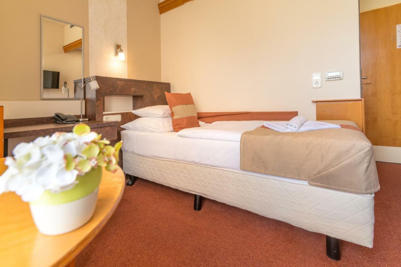 Classic Single Room Lake View
