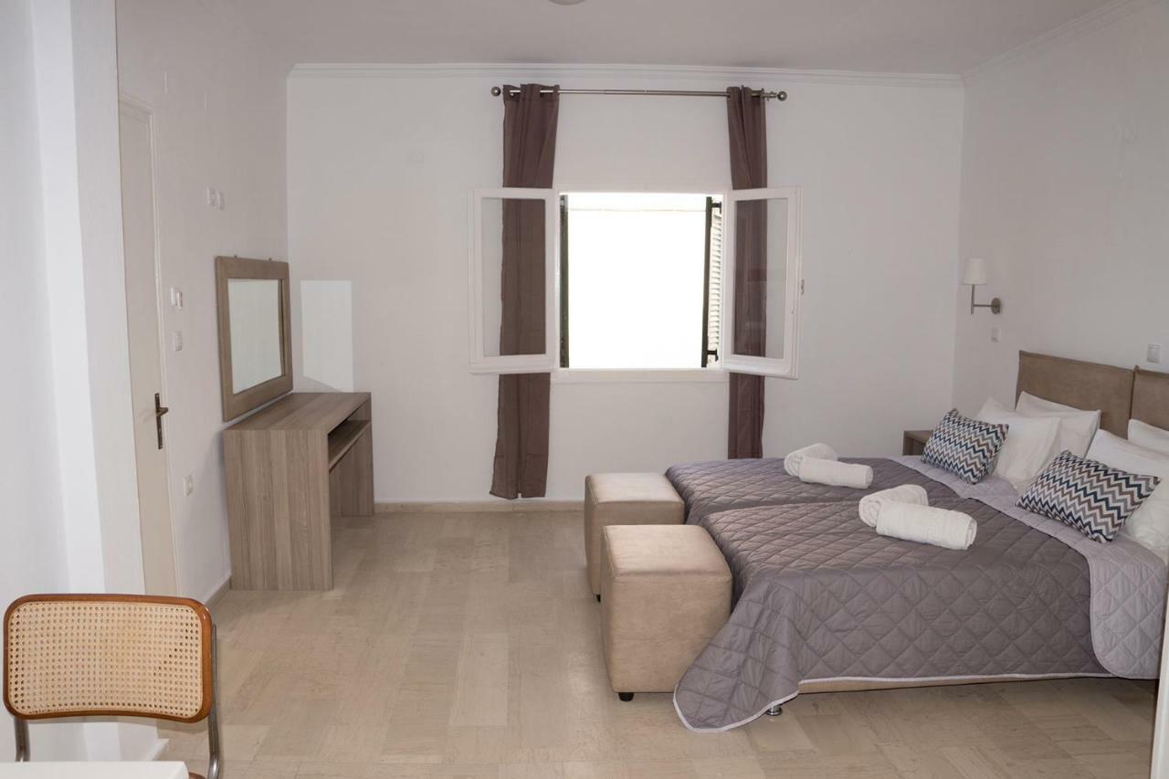 Camera Matrimoniale/Doppia con Letti Singoli con Letto Supplementare