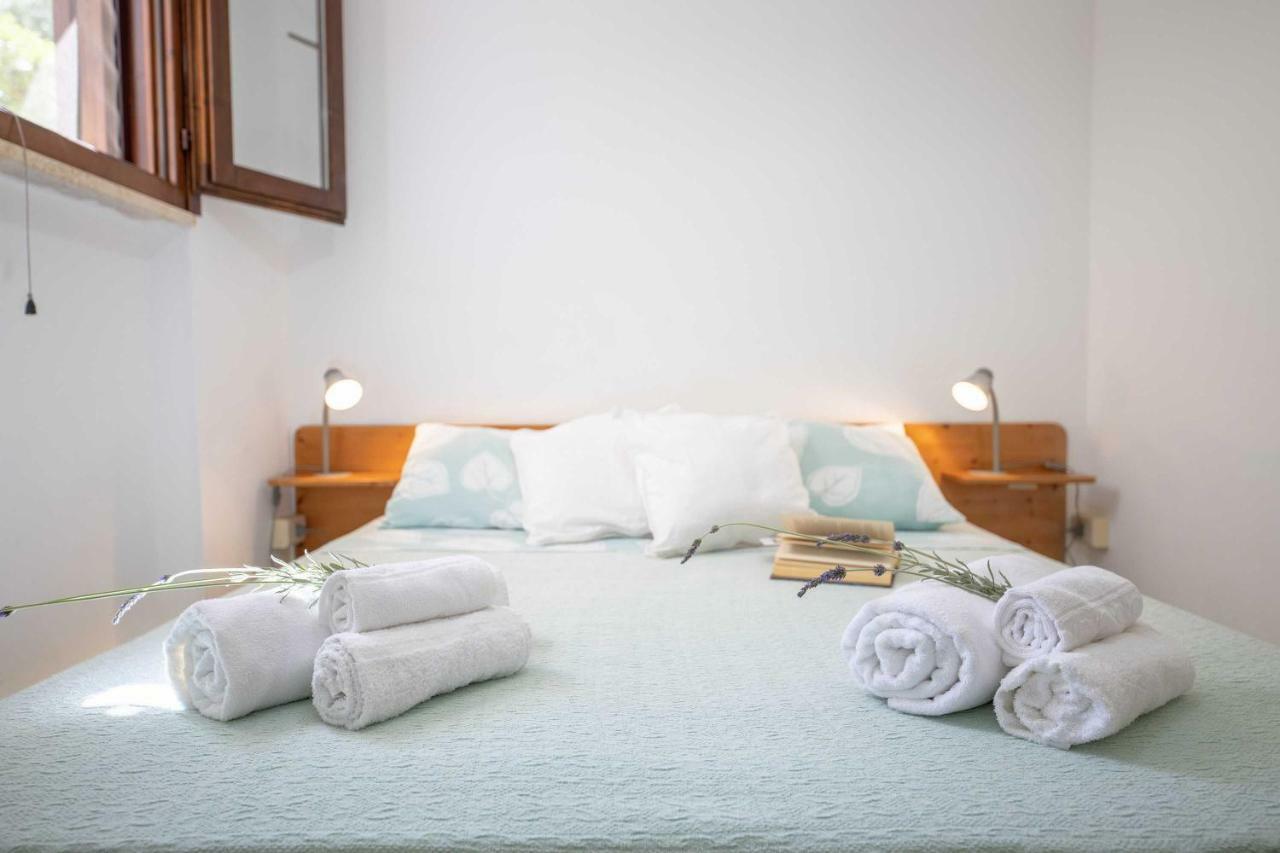 Two-Bedroom House,806120694:JPEG