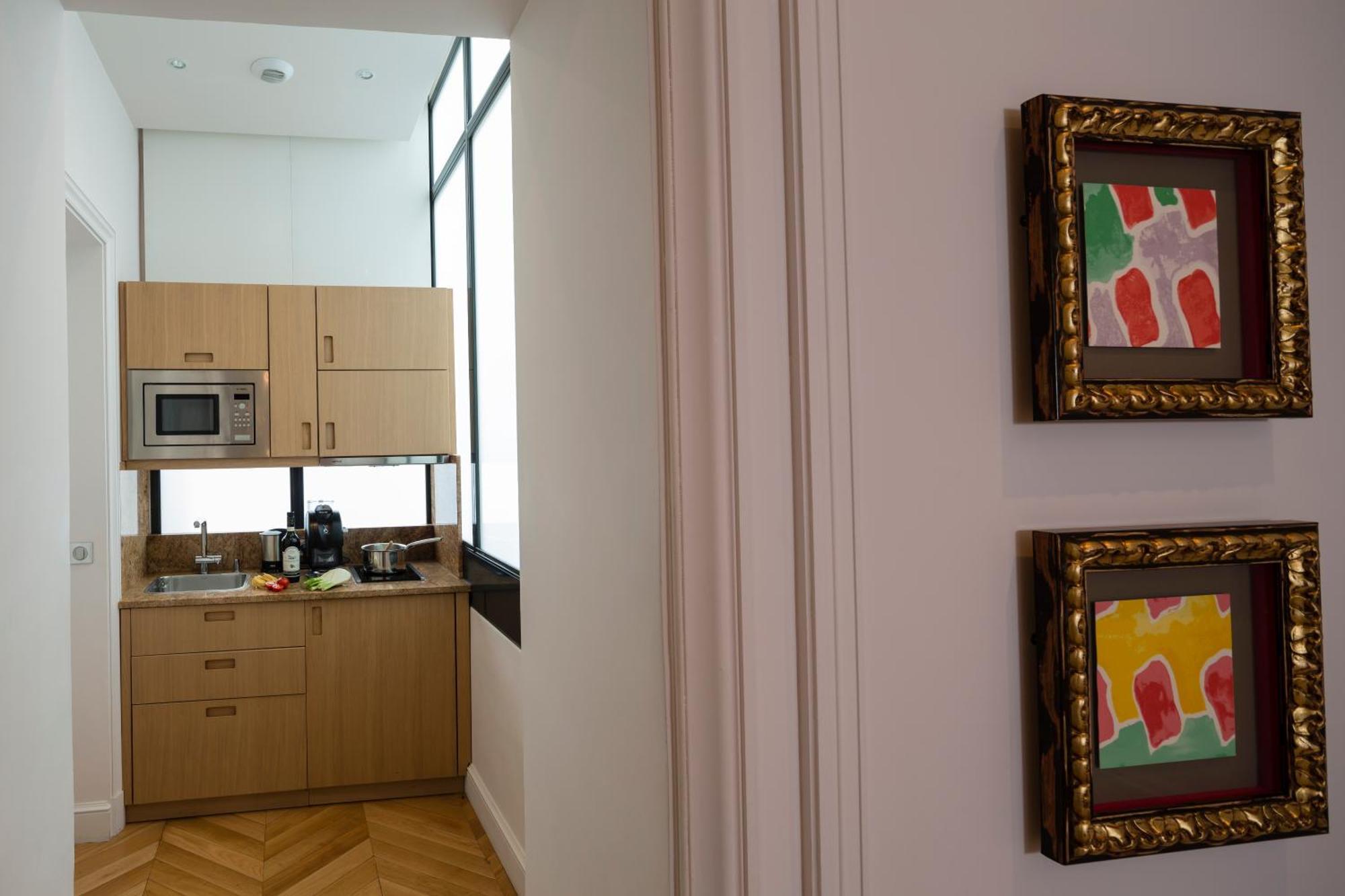 Large Deluxe Room