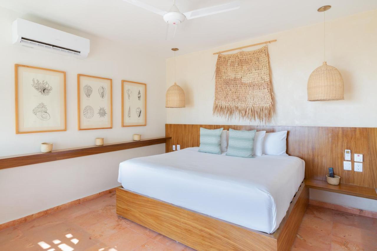 Quarto com Vista Parcial do Mar