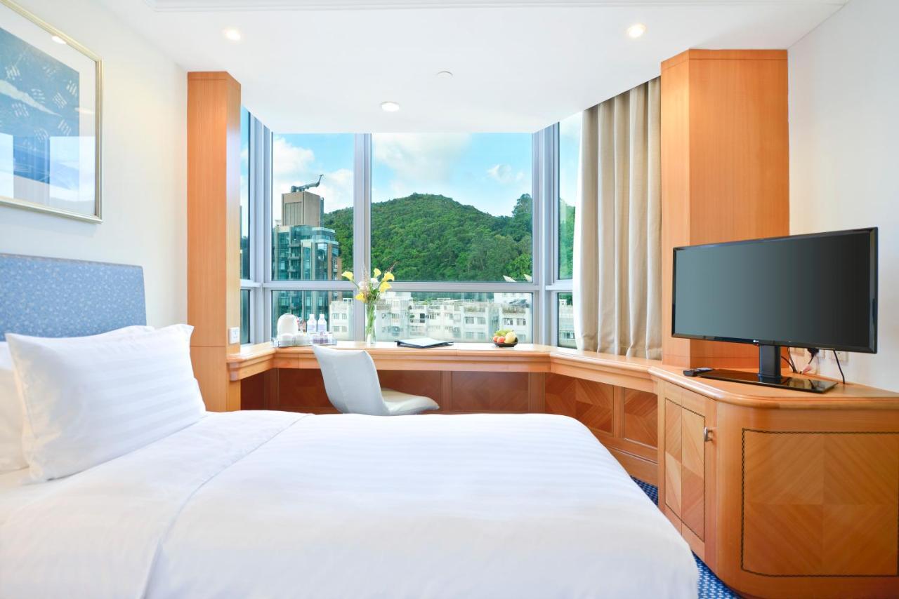 Standard Queen or Twin Room Early Check at 1000