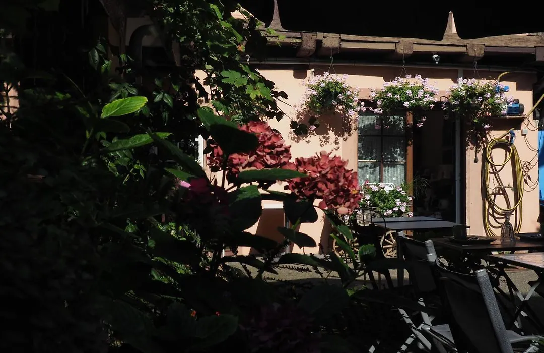 Chambres D'Hotes Chez Caroline-1