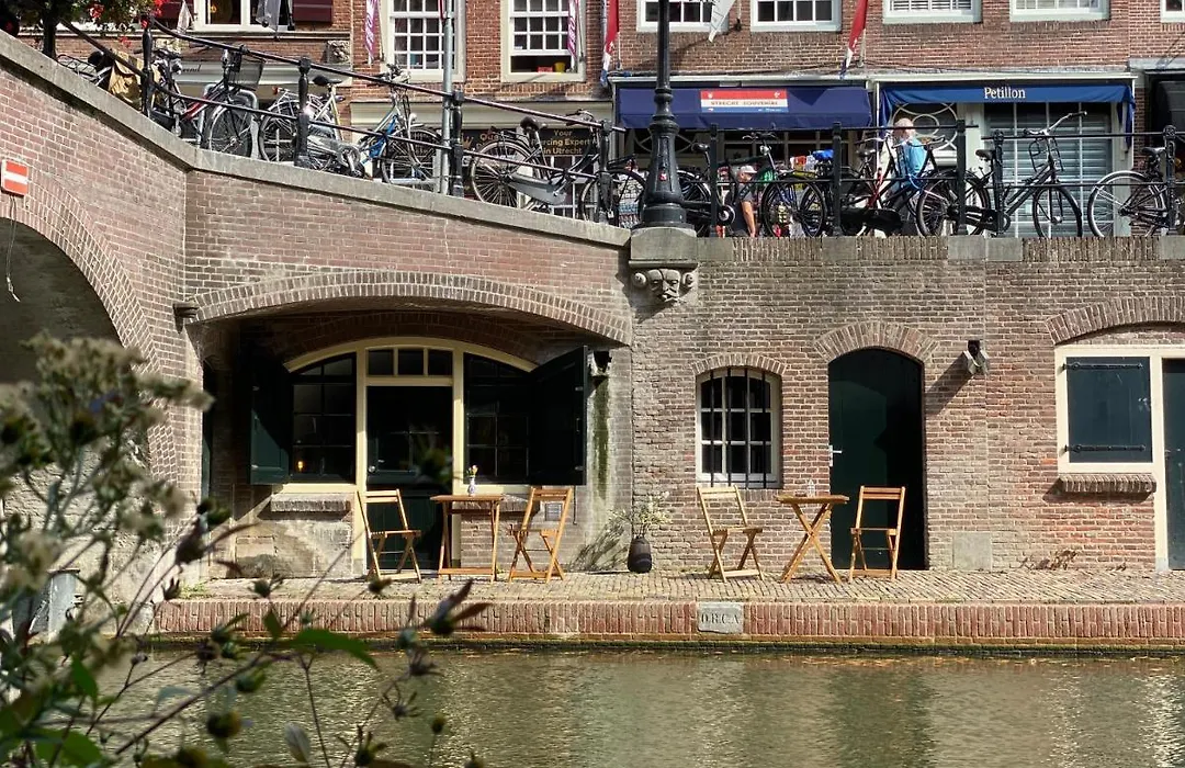 Slapen onder de Dom-1