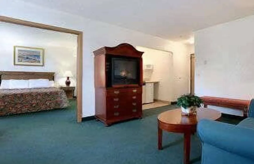 Travelodge By Wyndham Waukegan Gurnee-1