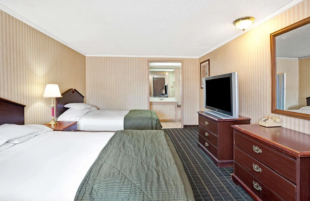 Knights Inn - Madison Heights-1