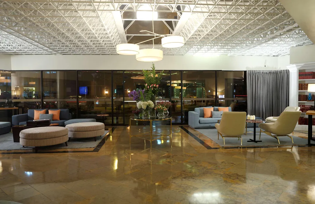 Radisson Hotel Plaza Del Bosque-1