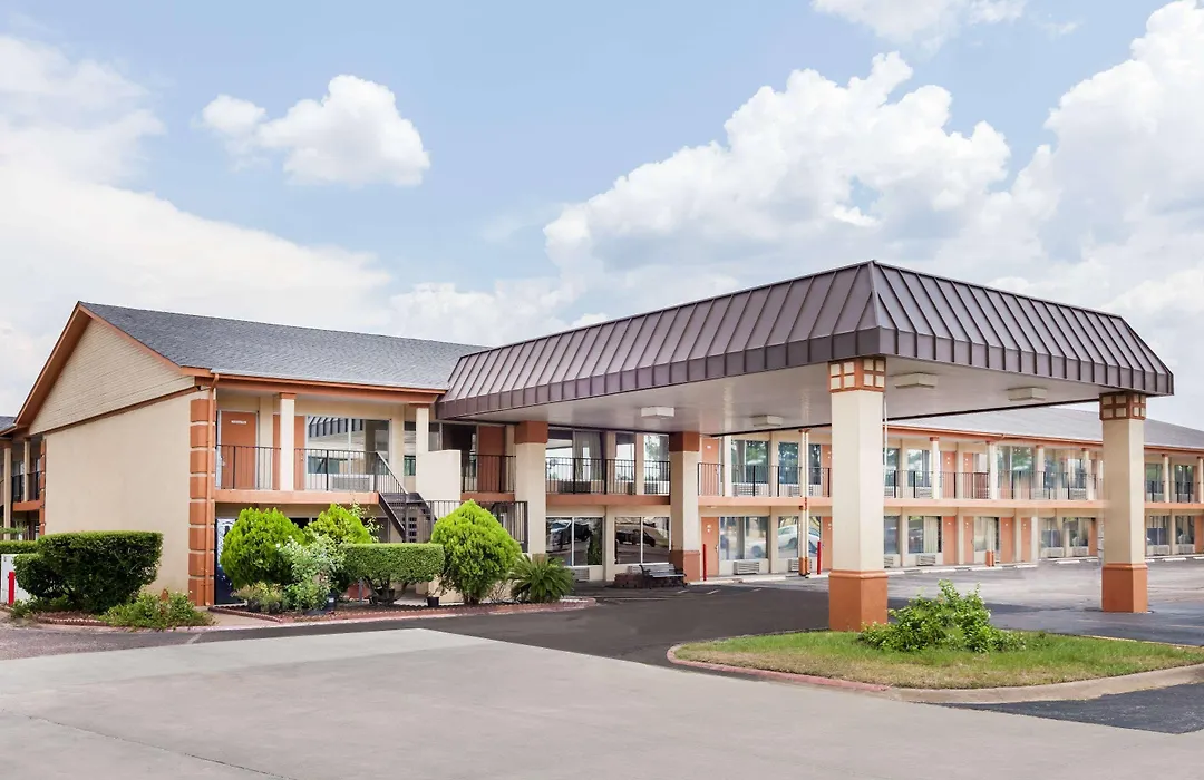 Super 8 By Wyndham Longview/I-20-1