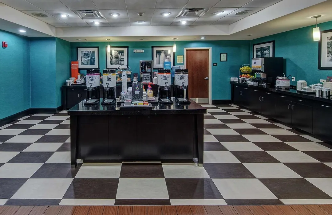 Hampton Inn & Suites Clarksville-1