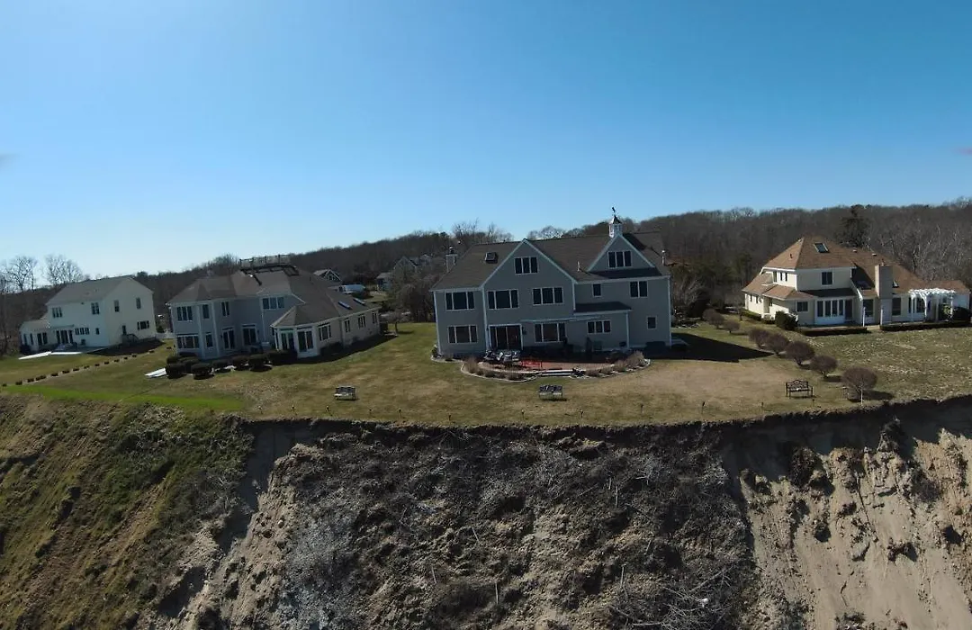 Inn 38 Oak Bluff Circle-1