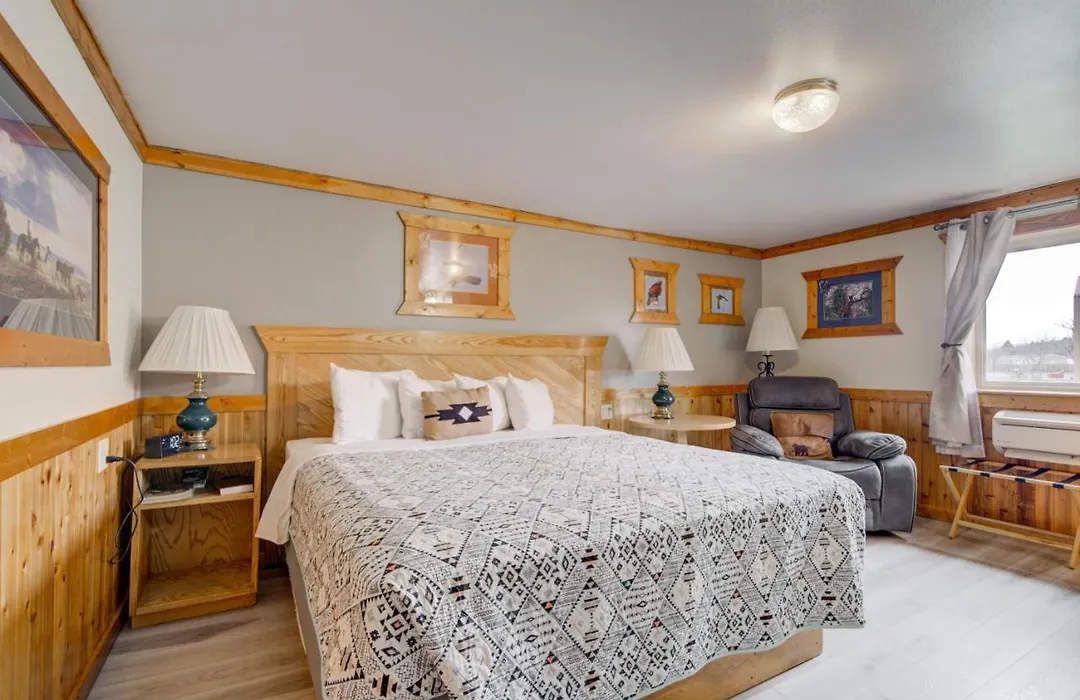 Livingston Inn - Historic-1
