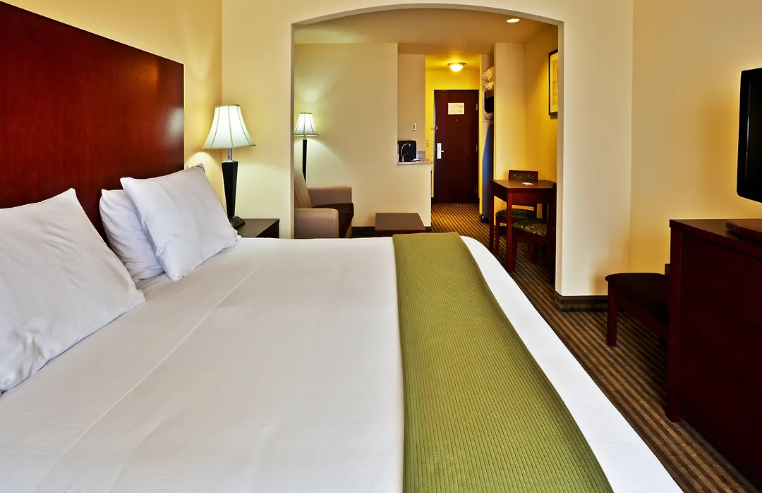 Holiday Inn Express & Suites Perry By Ihg-1
