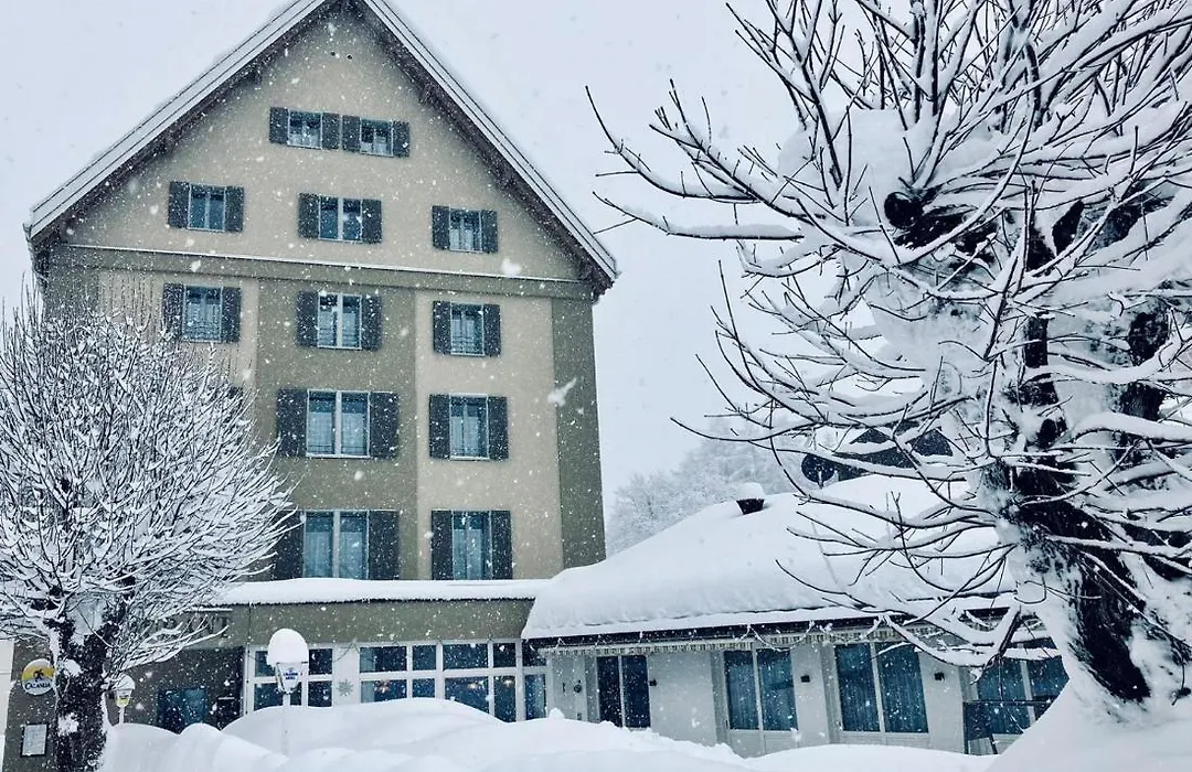 Hotel Stätzerhorn-1