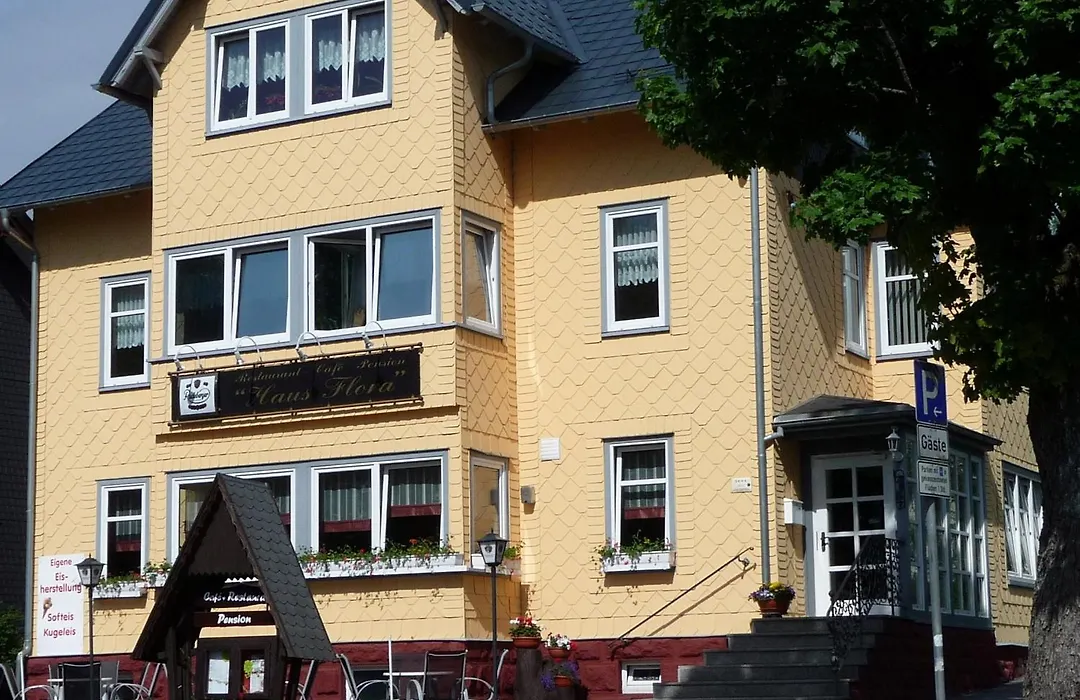 Pension Haus Flora-1